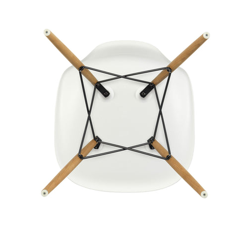 Cadeira Eames em Plástico DSW / Base maple